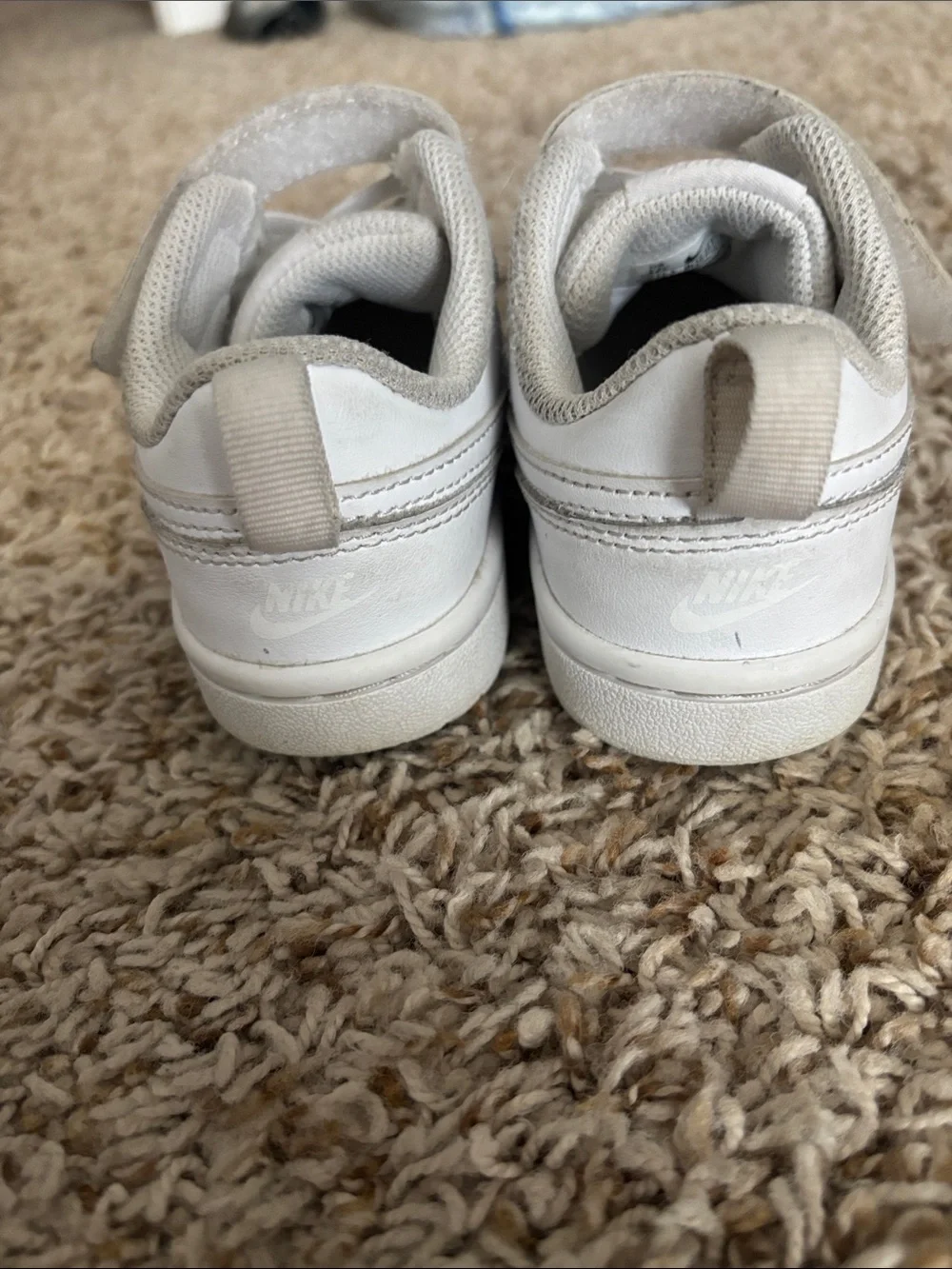 Nike Kids White Low-Top Sneakers with Hook-and-Loop Strap